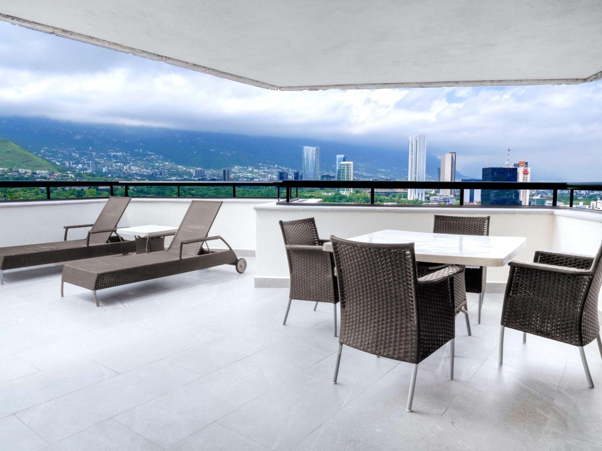Ms Milenium Monterrey Curio Collection By Hilton San Pedro Garza García